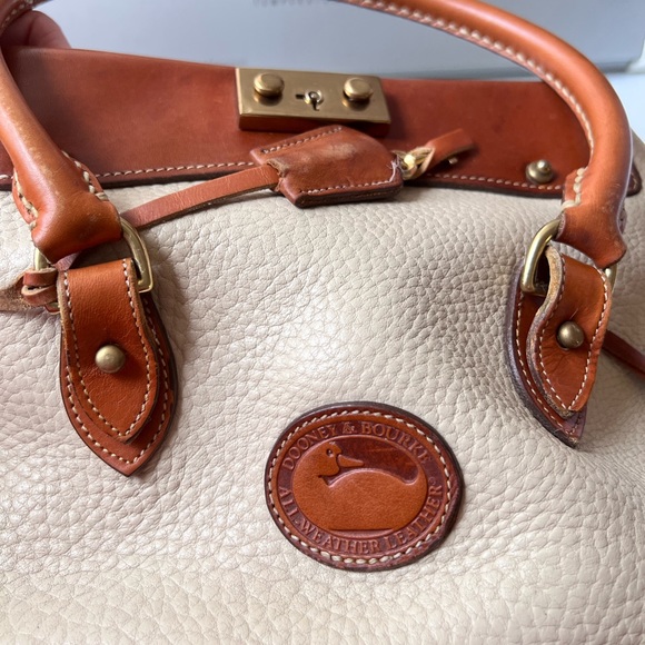 Authentic large 12 x 10 Dooney & Bourke pebble grain leather satchel ~Vintage! - Picture 2 of 16
